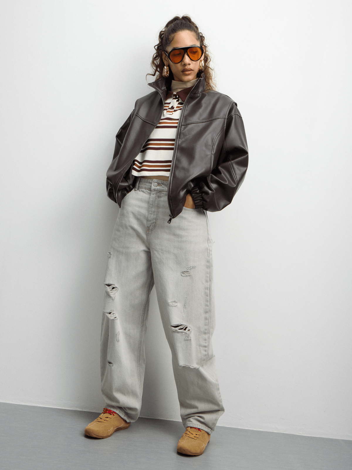 The FIX Women's Grey Ripped Barrel Jeans